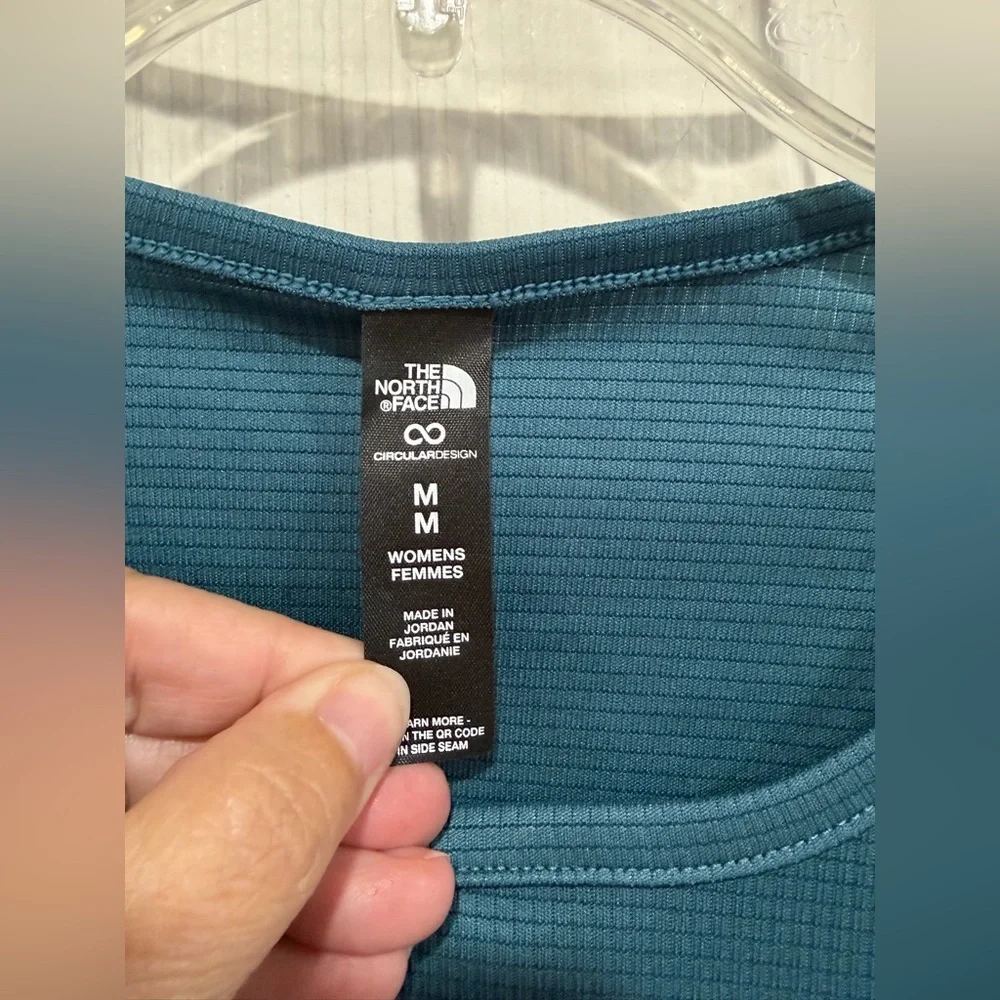 The North Face Women’s Medium Sunriser Short-Sleeve Space Blue Teal NWT Perform - Picture 6 of 8